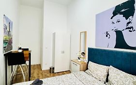 Comfortable 5Br Shared Apt 10 Minute Walk To Matzleinsdorfer Platz